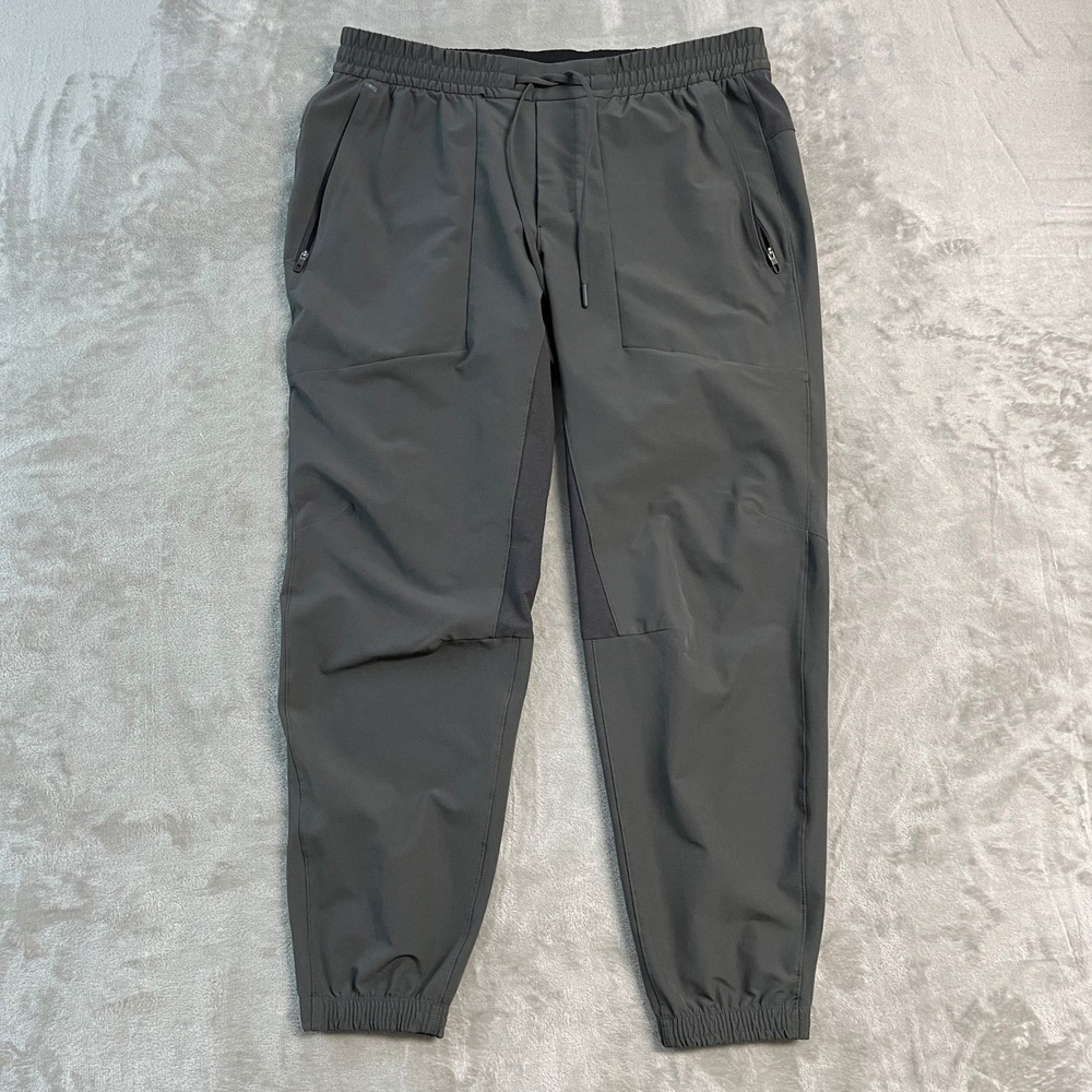 Lululemon License to Train Jogger Mens XL Gray Athletic Pants Athleisure LM5AEGS